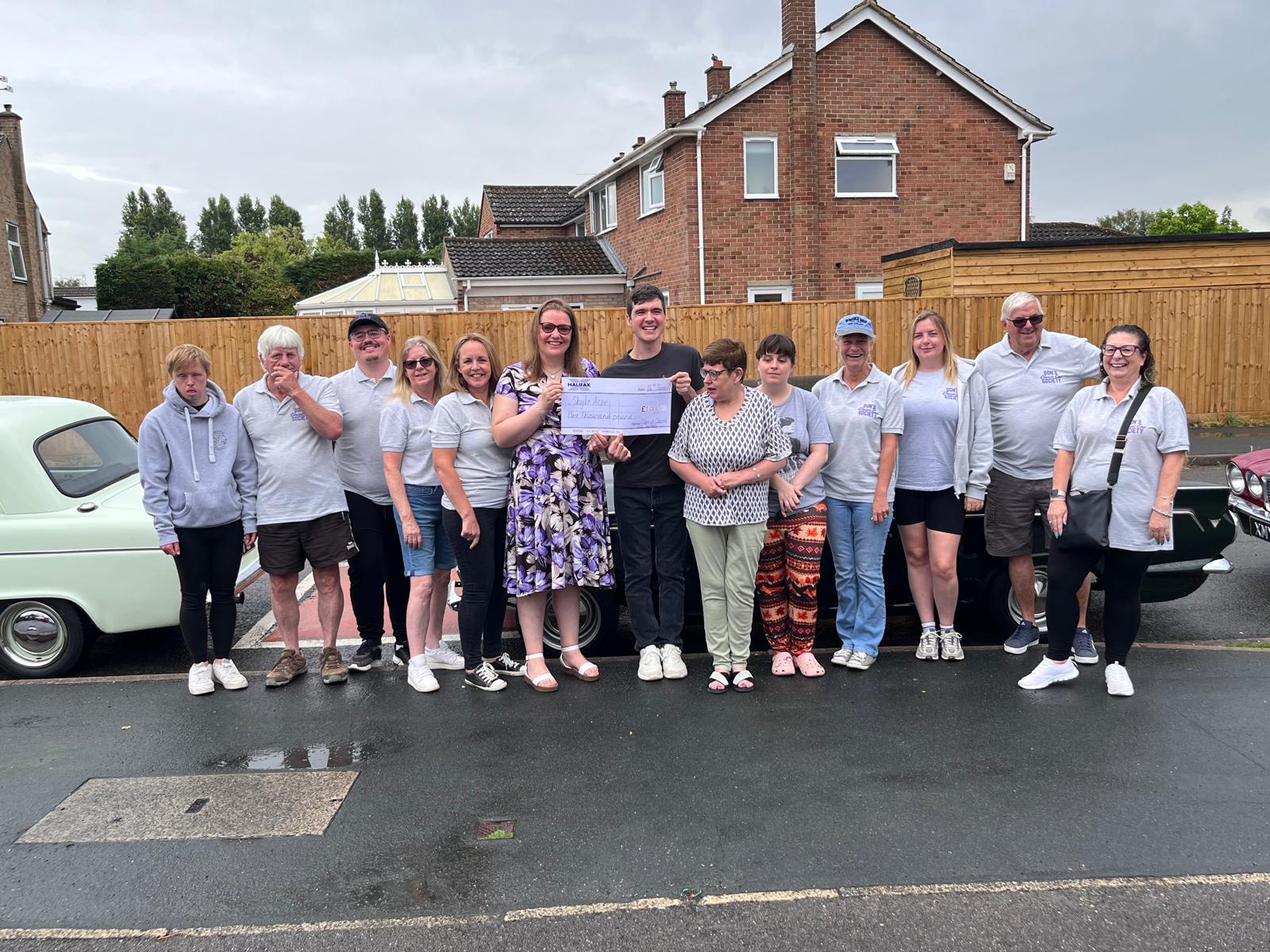 Donny's classic car show presenting a cheque to Style Acre - group photo